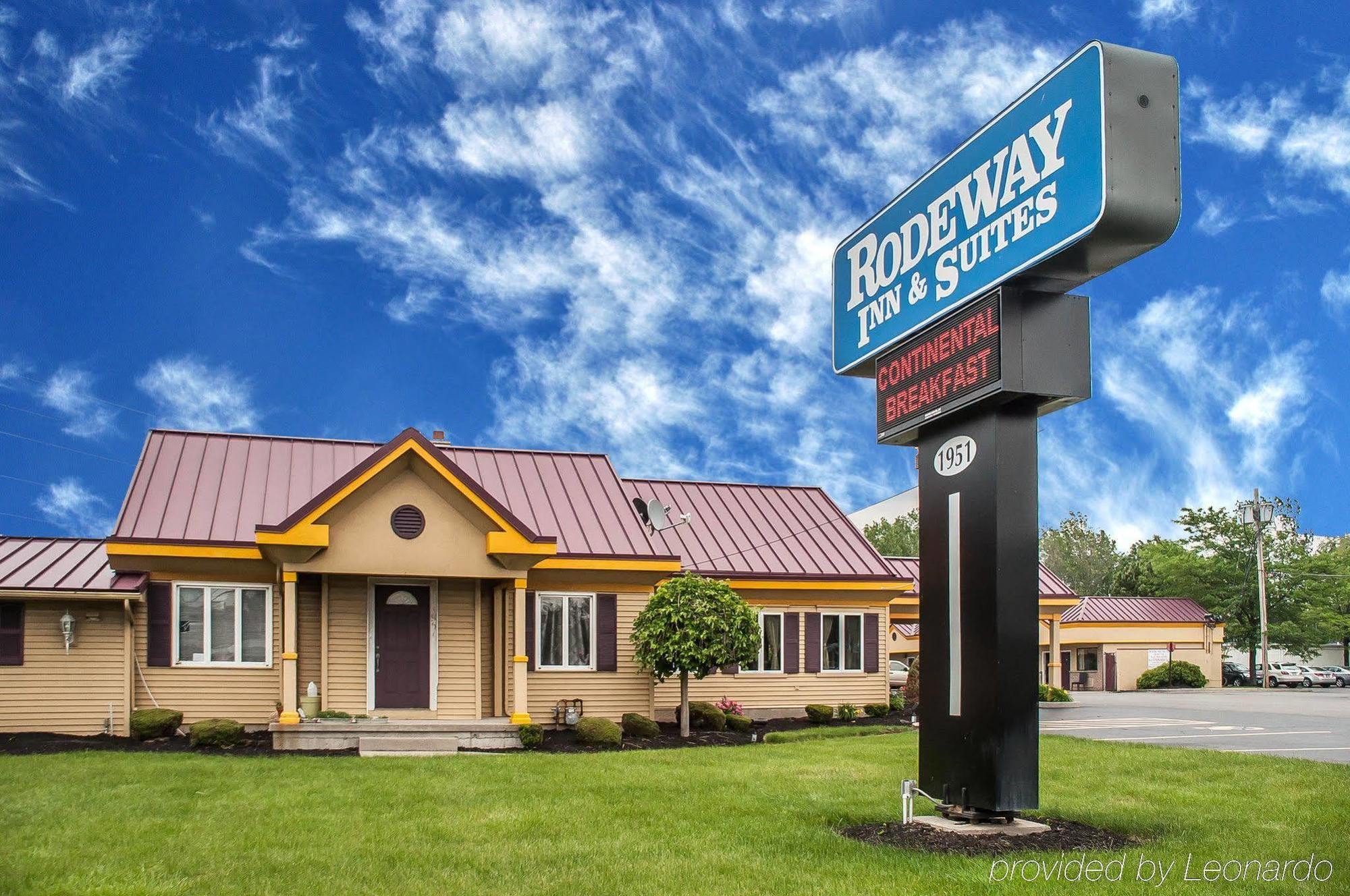 Amherst Inn & Suites Exterior photo